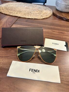 Fendi 69mm Aviator Oversized Orange-Trim Gold Sunglasses